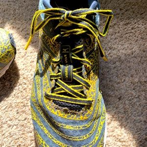 Mens,Athletic shoes, Mizuno Wave Sayonara 2 brand, size 11.5